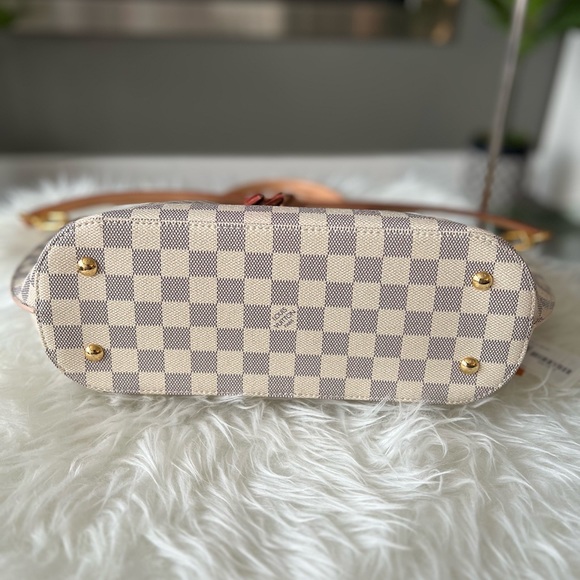 Louis Vuitton Girolata - Picture 5 of 7